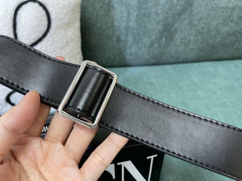 Va1e*ntin0 satchel bag